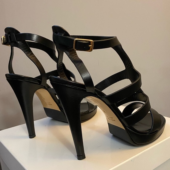Black strappy heels. Brand new. Size 8. Le Chateau - Picture 4 of 8